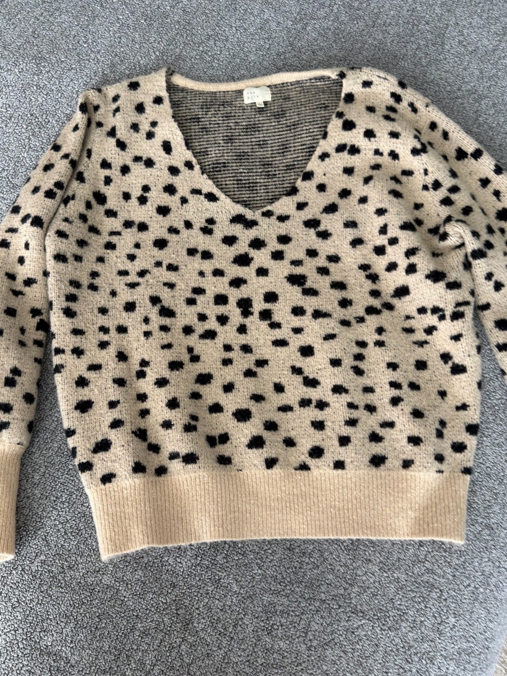 V-Neck Leopard Spot Sweater - Beige and Black